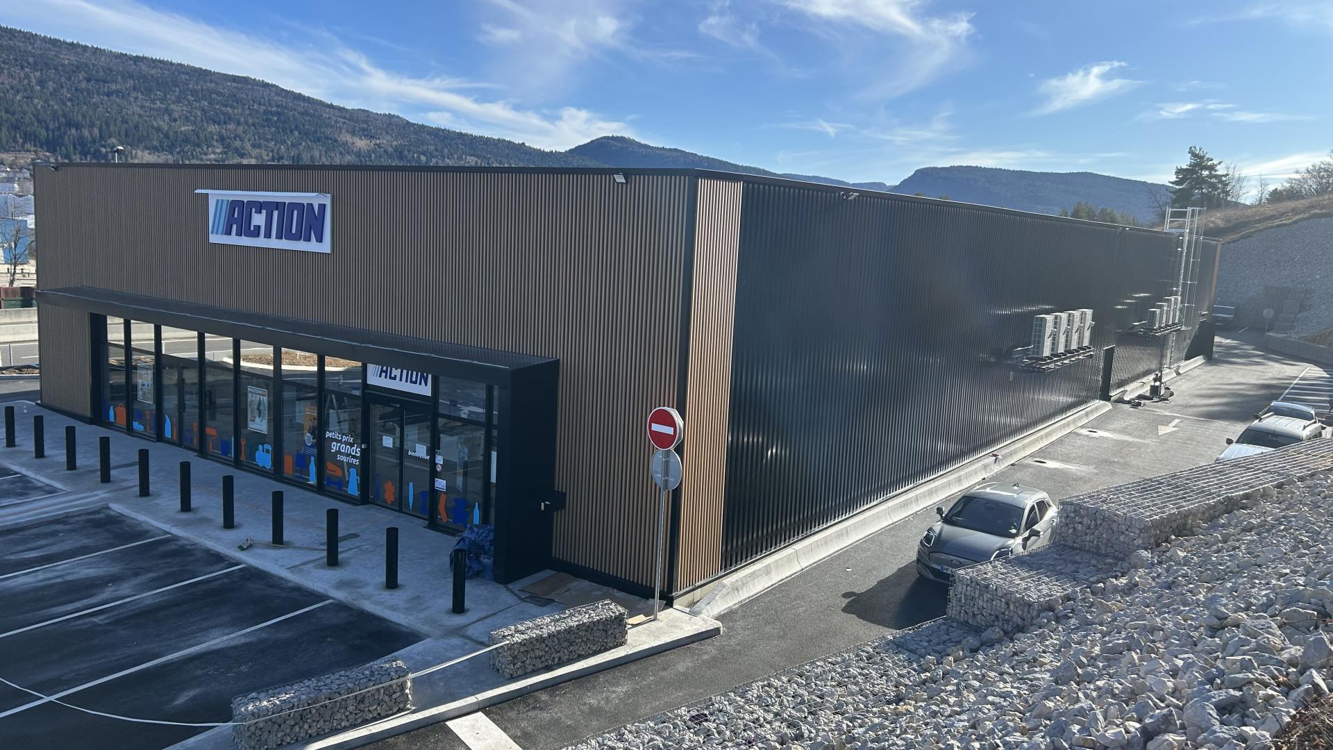 Structure acier magasin ACTION zone Point B Arbent