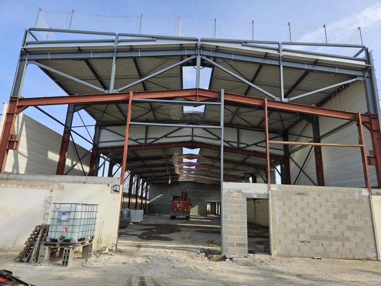 Dépose charpente métallique bâtiment existant